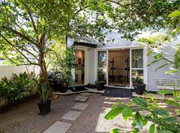 951e34a2d08d094f552ecedfd87d2ff6a8fb797c · Casa para Alugar com 3 quartos e churrasqueira no bairro Agronômica em Florianópolis.