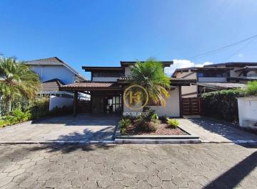5fe5af8891716f50094fc986aebe7ebc004cafdc · Casa à venda em condomínio fechado com 3 suítes, próxima ao centro e à 800 metros da praia em Peruí