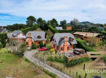 cb7726fc7c277a304b2e8d4d1e607add05864189 · Casa com 4 dormitórios à venda, 156 m² por R$ 2.500.000,00 - Atalaia - Campos do Jordão/SP