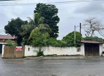 0174e84933d71ae0d08abfcda29df0574a0c0d28 · Casa construída em terreno plano de 408m²