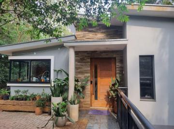 Casa · 277m² · 3 Quartos · 2 Vagas · Casa em Vila Hortência, Cotia/SP de 277m² 3 quartos à venda por R$ 1.100.000,00