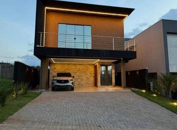 Casa · 220m² · 3 Quartos · 4 Vagas · Casa em Conjunto Habitacional Alexandre Urbanas, Londrina/PR de 220m² 3 quartos à venda por R$ 3.200