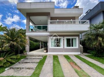 Casa · 318m² · 4 Quartos · 2 Vagas · Casa em Golfe, Teresópolis/RJ de 318m² 4 quartos à venda por R$ 1.200.000,00