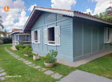 d69548f34a65ff1add4d3a9523c8db2585c78674 · Chácara em Atibaia: porteira fechada! Com 4 dormitórios e duas suítes