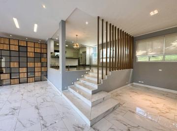 Casa · 342m² · 3 Quartos · 4 Vagas · Casa em Jardim Indaiá, Embu das Artes/SP de 342m² 3 quartos à venda por R$ 1.700.000,00