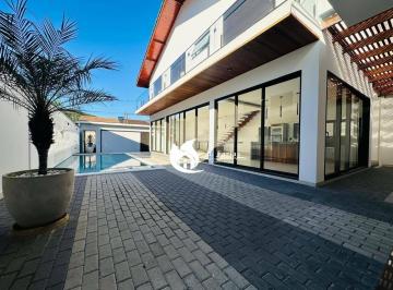 a918df0100acb3d566b74c80dc8892e0356a0af4 · Casa com 03 suites, piscina, localizada na praia de Juquehy