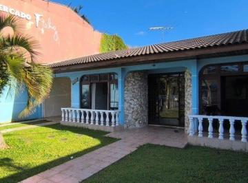 Casa · 204m² · 3 Quartos · 3 Vagas · Casa para venda novo mundo.