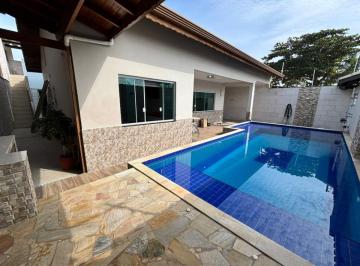 Casa de 6 quartos, Itanhaém · Casa com 6 Dormitórios e Piscina a Apenas 100 Metros da Praia em Itanhaém