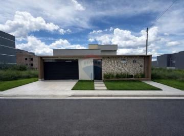 Casa · 220m² · 3 Quartos · 4 Vagas · Rua 6 Quadra 5, 3 suítes área de lazer Jardim das Oliveiras Águas Lindas