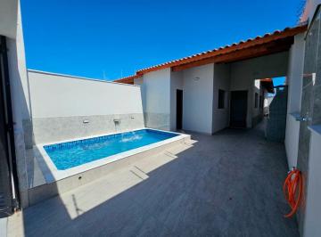 Casa de 2 quartos, Itanhaém · Casa Moderna com Piscina e Suíte a 200 Metros da Praia em Itanhaém