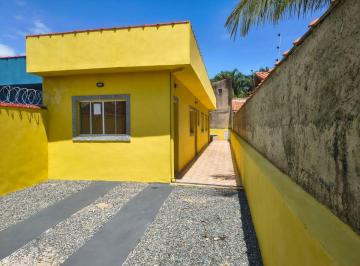 Casa de 2 quartos, Itanhaém · Casa com Piscina e Suíte a 700 Metros da Praia em Itanhaém