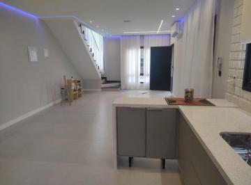Casa de 3 quartos, Santana de Parnaíba · Casa de 150 m² com 3 quartos em venda em Chácara Jaguari (Fazendinha)