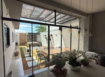 Casa de 3 quartos, São Paulo · Casa de 180 m² com 3 quartos à venda em Butantã