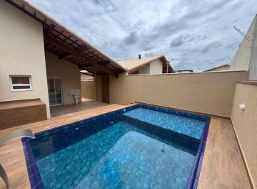 Casa de 2 quartos, Itanhaém · Casa com Piscina e Suíte em Itanhaém