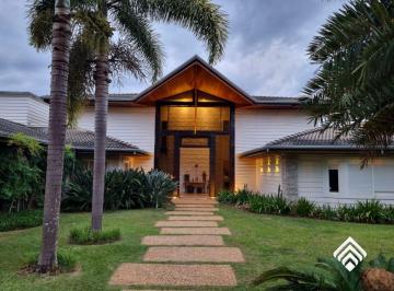 Casa de 5 quartos, Brasília · Casa à venda na SHIS QI 15 Lago Sul | 850 m² | Terreno de 2.500 m² | Piscina Aquecida e 5 Suítes