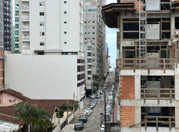 Apartamento de 3 quartos, Itapema · Só 895mil 3 dormitórios, Meia Praia, elevador e semi-mobiliado, é Oportunidade e da pra ver o mar.