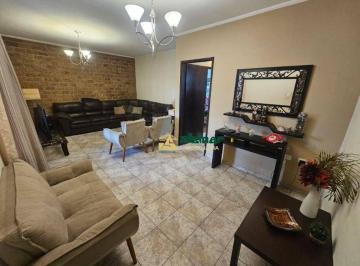 db3c84194e1b195974494b5f7ad571ec974c464e · QUALIDADE DE VIDAAA!!! Casa Térrea Rara com Piscina - 325m² a poucos metros do Lago dos Patos, Vila