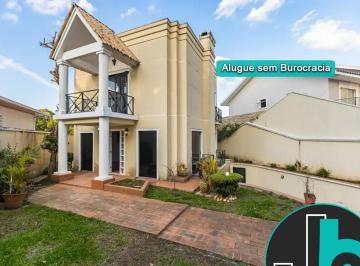 Foto 01 · Casa para Alugar 356m² no Jardim Social com 4 quartos, 3 suítes, 5 banheiros, sala com lareira, cozi