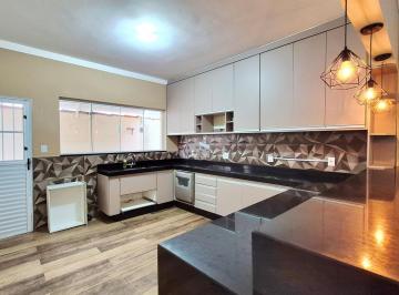 Foto 01 · Casa à venda com 3 quartos e piscina no Jardim Chapadão, Campinas-SP - Ótima localização!