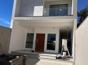 Foto 01 · Casa Duplex à venda, composta de 3 quartos, sendo 1 suíte com clouset.