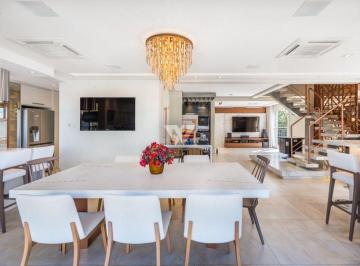 Apartamento de 3 quartos, Curitiba · COBERTURA SEMIMOBILIADA 3 SUÍETES 4 VAGAS - 325M² - ECOVILLE