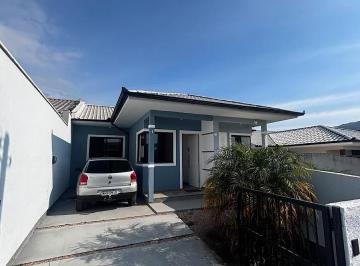 Casa · 2 Quartos · 2 Vagas · Casa Geminada com 2 Quartos e Garagem para Locação