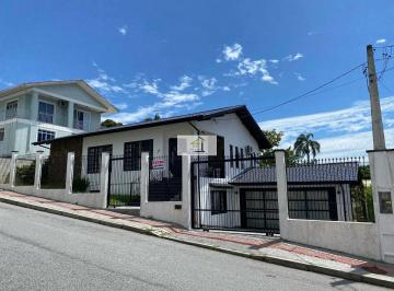 Casa · 398m² · 4 Quartos · 4 Vagas · Linda casa em alto padrão, com vista mar, no centro histórico de São José