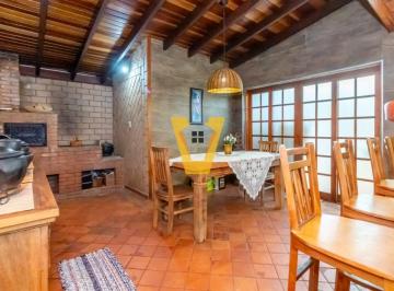 Casa · 224m² · 3 Quartos · 2 Vagas · Sobrado para venda em Jardim Regina com 3 quartos, sendo 1 suíte, 224m²