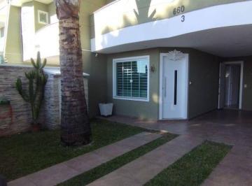 Casa · 157m² · 3 Quartos · 2 Vagas · Sobrado Triplex com 3 Dormitórios, 1 Suíte, 157 m², à venda por R$ 1.250.000 - Água Verde, Curitiba