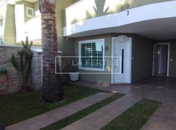 Casa · 157m² · 3 Quartos · 2 Vagas · Sobrado Triplex com 3 Dormitórios, 1 Suíte, 157 m², à venda por R$ 1.150.000 - Água Verde, Curitiba