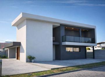 Casa · 240m² · 5 Quartos · 2 Vagas · Casa Duplex à venda cond.Malui resedence.