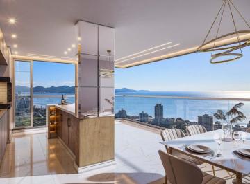 Living · Baía Rica Residence - Porto Belo | 3 Suítes e 2 Vagas, 119 m² | Lazer no Rooftop
