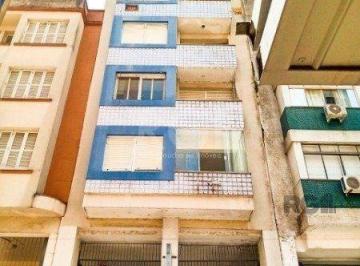 Apartamento · 64m² · 2 Quartos · Apartamento no Centro de 2 dormitórios reformado