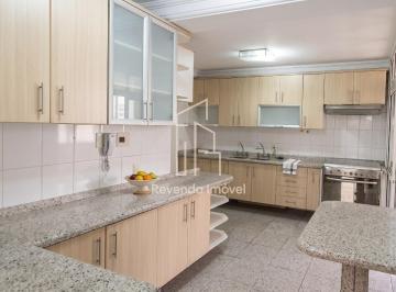 Apartamento · 139m² · 3 Quartos · 2 Vagas · Apartamento amplo e semimobiliado na Vila Uberabinha: 3 quartos, 2 suítes, 1 banheiro, 2 vagas. Venh