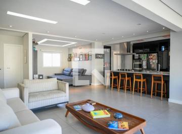Este espaçoso apartamento de 252 metros quadrados oferece conforto e praticidade · Apartamento à Venda - Bosque da Saúde, 3 Quartos, 252 m2