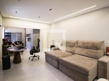 Localizada no bairro de Indianópolis, esta casa oferece uma excelente oportunida · Casa à Venda - Moema, 2 Quartos, 138 m2