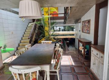 9983caf2-e3dc-476f-b5c5-c6c486091448 · Versátil casa de vila para venda em Chácara Monte Alegre com 3 quartos, sendo 1 suíte, 194m²