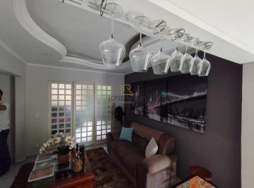 Casa de 3 quartos, Botucatu · Sobrado para venda em Chácara Floresta de 250.00m² com 3 Quartos, 2 Suites e 2 Garagens