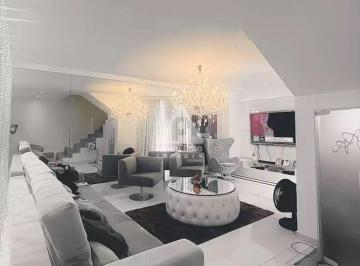 Casa · 283m² · 3 Quartos · 4 Vagas · Casa Reformada em Condomínio Fechado – 3 Quartos, Piscina no Recreio