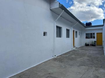 1ff61a93-243e-40d2-82b8-293baf0c348f · Elegante casa para venda em Jardim Tietê com 4 quartos, 170m²