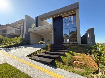 Casa · 235m² · 3 Quartos · 4 Vagas · Casa Térrea Moderna com Vista para Área Verde - Jardins Nápoles | Senador Canedo - GO