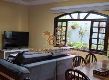 Casa · 217m² · 3 Quartos · 2 Vagas · Sobrado à Venda com 214m², 3 Dormitórios com 2 Vagas e Edícula