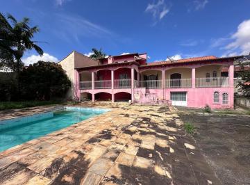 Foto 01 · Casa térrea para venda com 3 suítes e piscina na Vila Oliveira.