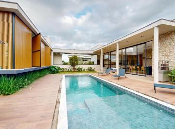 Foto 01 · Casa térrea alto padrão para venda 4 suítes e piscina no Residencial Jequitibá.