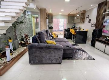 Casa · 160m² · 3 Quartos · 2 Vagas · Sobrado para venda com 3 dormitórios e piscina na Vila Di César em Mogi.