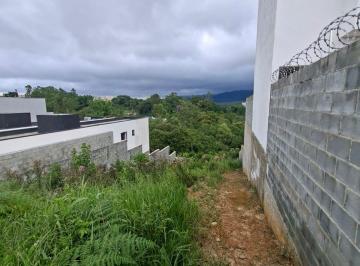 Foto 01 · Terreno declive para venda com 480 m² na Vila São Paulo em Mogi das Cruzes.