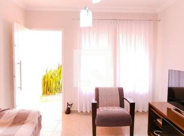 Esta encantadora casa oferece um espaço acolhedor e funcional com seus 140 metro · Casa à Venda - Campestre, 3 Quartos, 140 m2