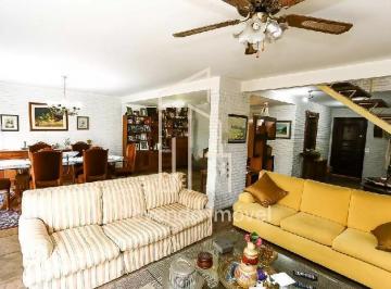 Casa · 240m² · 5 Quartos · 4 Vagas · Sobrado de 5 quartos com suíte e 4 vagas de garagem no Retiro Morumbi, São Paulo