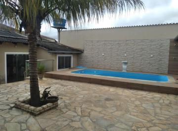 Casa de 3 quartos, Águas Claras · 3 quartos, sendo 2 suítes e 1 master ,4VGS, 61-99463-5151