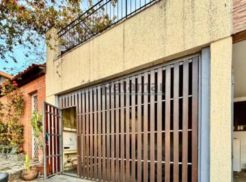 Casa · 160m² · 3 Quartos · 2 Vagas · Casa com 160m² em rua fechada no Jardim Olympia